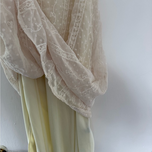 Cream Square Neck Puff Sleeve Wedding Dress - Picture 6 of 6